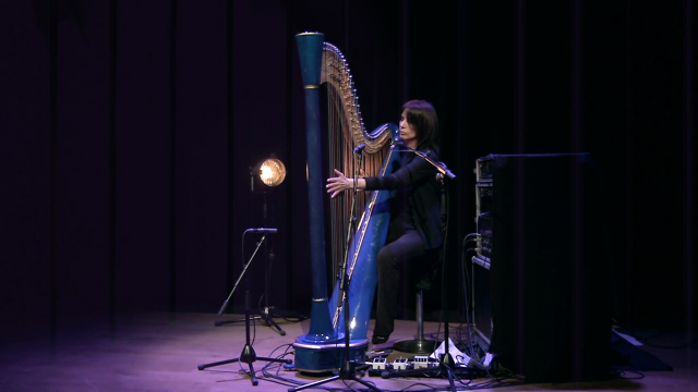 Elisabeth-Valletti-Chariot-h-harp